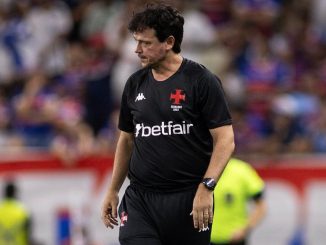 Hugo Moura desfalcará o Vasco contra o Fluminense
