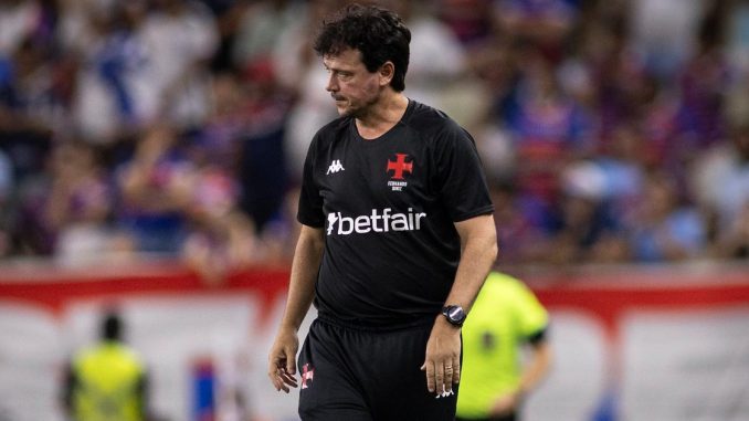 Fernando Diniz Hugo Moura desfalcará o Vasco contra o Fluminense