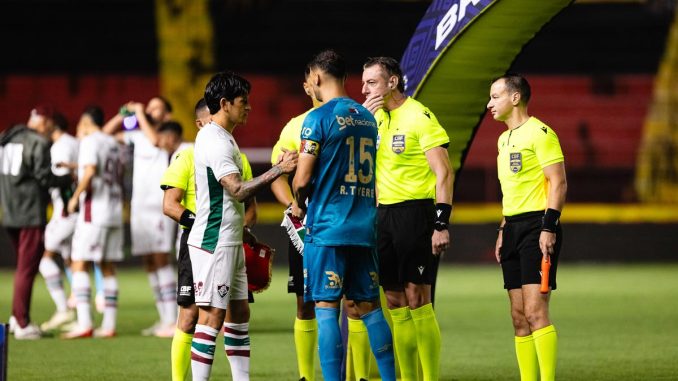 Sport está reclamando da arbitragem do empate com o Fluminense 