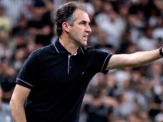 Léo Condé falou sobre o duelo diante do Fluminense