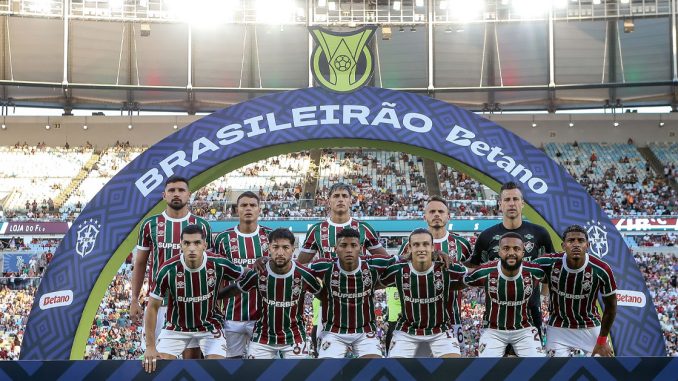 Fluminense - Brasileirão 2025 Na briga pelo G6 do Brasileirão 2025, o Fluminense Football Club contou com um bom resultado na tarde deste domingo