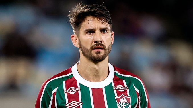 Everaldo Comandante tricolor explicou a opção pela titularidade do centroavante Everaldo