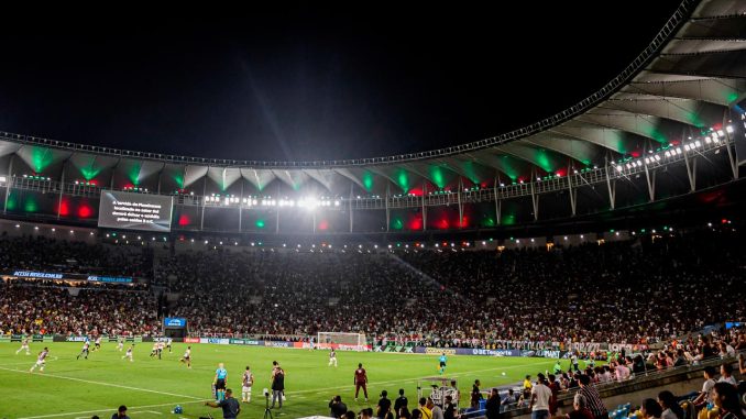 Mais de 30 mil torcedores acompanharam a goleada do Fluminense sobre o São Paulo