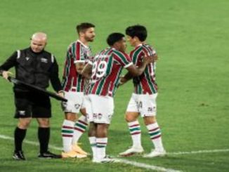Everaldo, John Kennedy e Germán Cano - FOTO: Vinicius Toledo / Explosão Tricolor