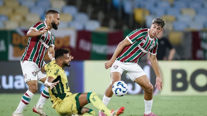 Facundo Bernal Comandante indicou que pode utilizar três volantes no Fluminense