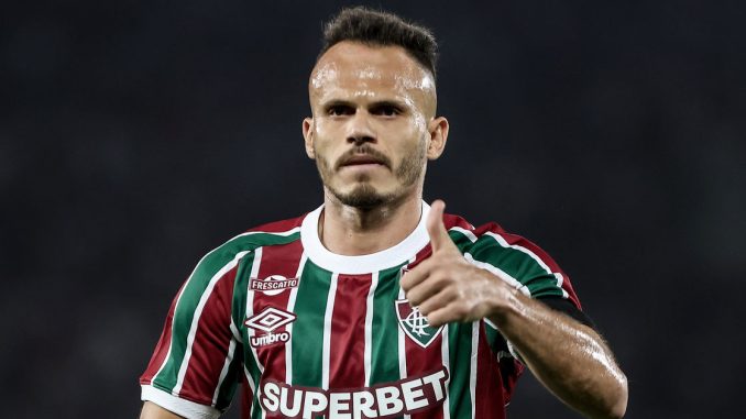 Comandante tricolor citou duas opções para suprir a ausência de Renê