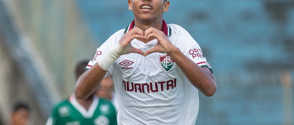 Gabriel Renan renovou com o Fluminense até dezembro de 2028