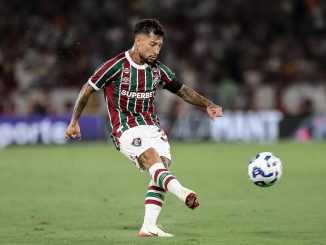 Lucho Acosta e Kevin Serna marcaram os gols da vitória do Fluminense sobre o Flamengo
