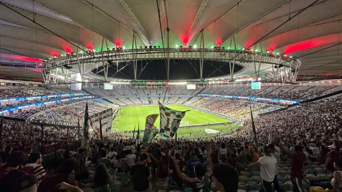 Torcida tricolor no Maracanã Mais de 15 mil torcedores acompanharam a vitória do Fluminense sobre o Ceará