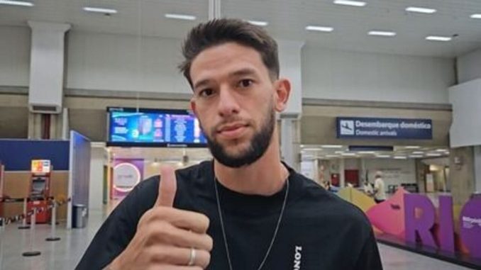 Jemmes desembarcou no Rio de Janeiro para realizar exames no Fluminense e assinar contrato