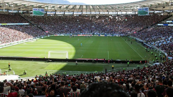 Torcida tricolor no Maracanã Números de público e renda da vitória do Fluminense por 2 a 0 sobre o Bahia