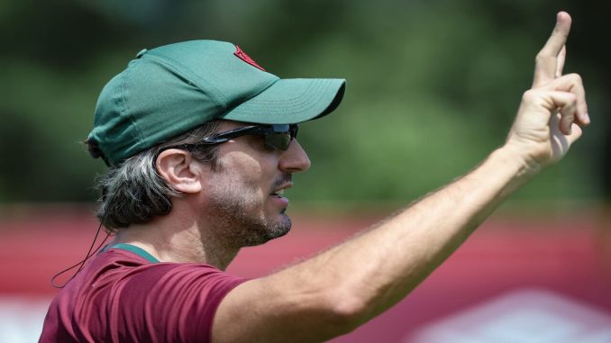 Zubeldía passará por procedimento cardiovascular neste sábado