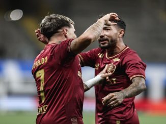 Soteldo e Lucho Acosta - FOTO: LUCAS MERÇON / FLUMINENSE F.C.