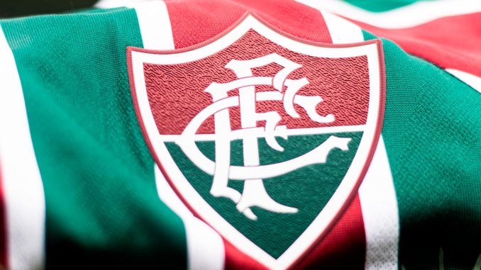 escudo camisa Fluminense mira centroavante argentino para a temporada 2026