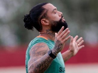 Clube paranaense pode desistir da contratação do volante Otávio