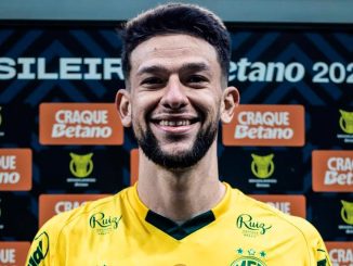 Fluminense busca fechar a contratação do zagueiro Jemmes