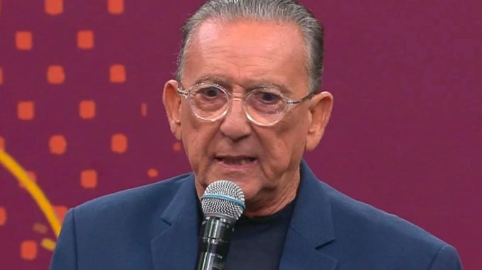 Galvão Bueno Galvão Bueno detonou o desempenho do centroavante Everaldo