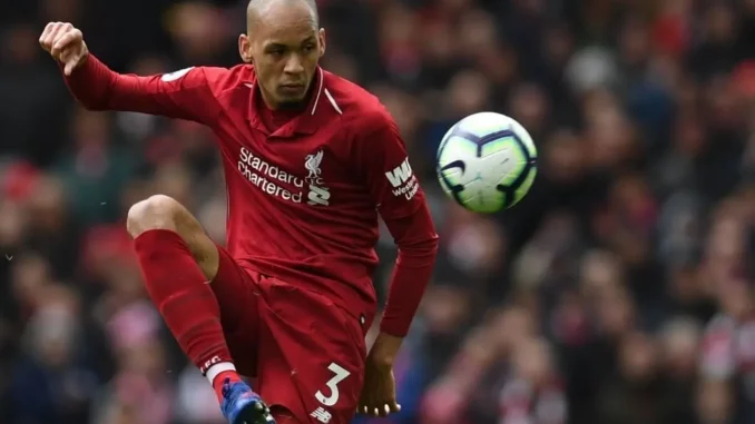 Fabinho em ação pelo Liverpool