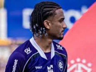 Kayky Almeida em ação no Remo