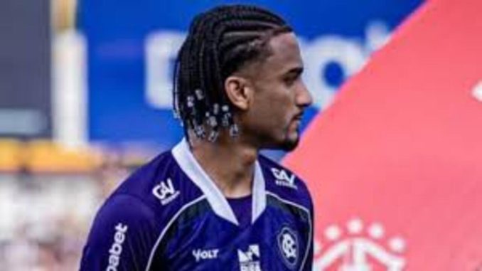 Kayky Almeida em ação no Remo