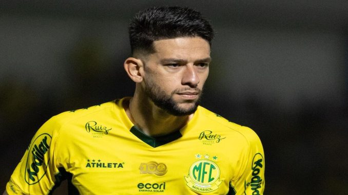 O zagueiro Jemmes, ex-Mirassol, é o novo reforço do Fluminense para 2026