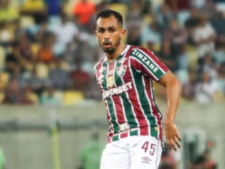 Lima em ação pelo Fluminense Football Club