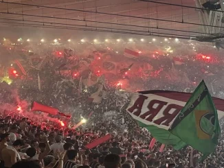 Torcida do Fluminense no setor sul do Maracanã