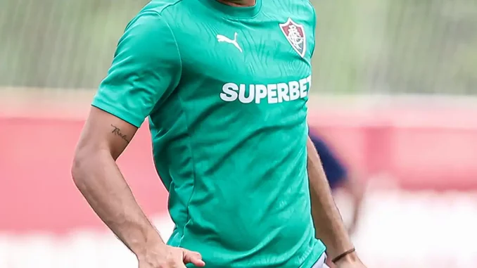 Zagueiro do Fluminense é oferecido ao Santos; veja detalhes