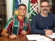 Miguel Silveira e Pedro Abad na assinatura do primeiro contrato com o Fluminense