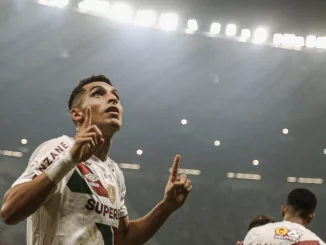 Kevin Serna é titular do Fluminense