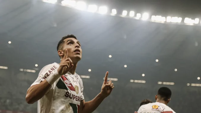 Kevin Serna é titular do Fluminense