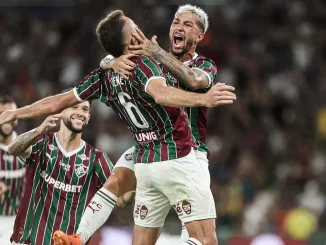 LUcho Acosta marcou o segundo gol do Fluminense na vitória sobre o Grêmio por 2 a 1, pela estreia no Brasileirão 2026