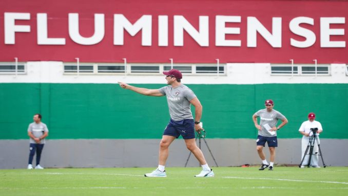 Luis Zubeldía é o comandante do Fluminense