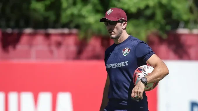 Luis Zubeldía deve escalar time quase reserva contra o Botafogo - Foto: Fluminense FC