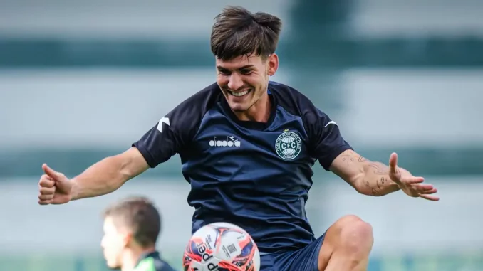 Lavega quebrou o silêncio sobre falta de espaço no Fluminense e bom momento no Coritiba