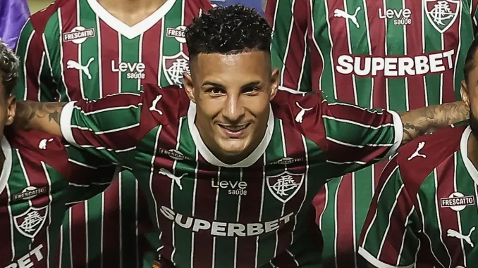 Guilherme Arana e Jemmes serão apresentados pelo Fluminense