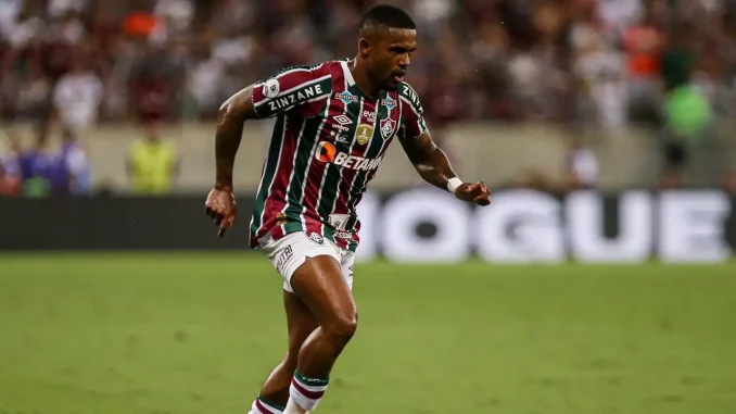 Douglas Costa deve voltar ao futebol sul-americano