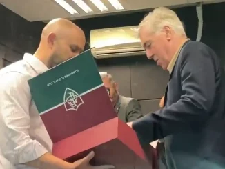 Ancelotti acompanhou a vitória do Fluminense sobre o Grêmio