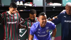 Fábio deve ser o único titular do Fluminense presente em campo no clássico contra o Botafogo