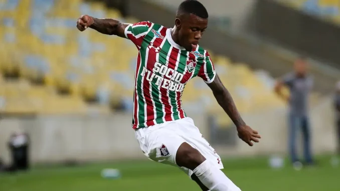 Calazans, ex-Fluminense, é o novo reforço do Uberlândia