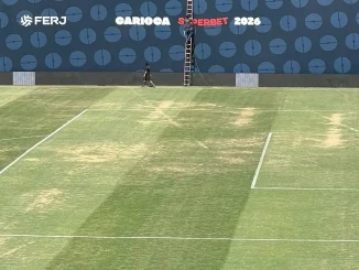 Gramado do Luso-Brasileiro apresenta falhas