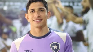 Savarino entre Botafogo e Fluminense