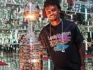 Santi Moreno com a Conmebol Libertadores 2023 do Fluminense