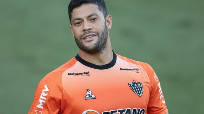 Hulk entre Atlético-MG e Fluminense