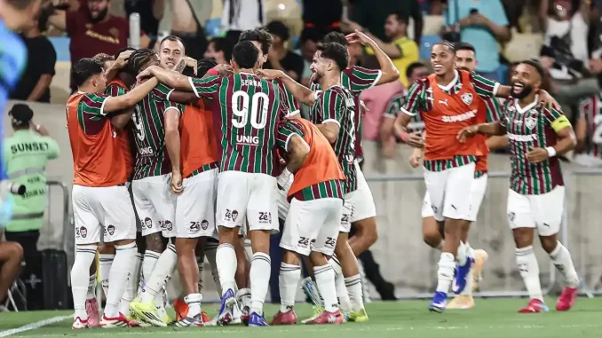 Lindinor Larangeira analisa a vitória do Fluminense no clássico: a festa dos estrangeiros no Maraca, o golaço de Lucho Acosta e a soberania de Zubeldía.