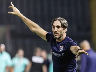 Luis Zubeldía explicou a decisão de poupar alguns titulares contra o Palmeiras