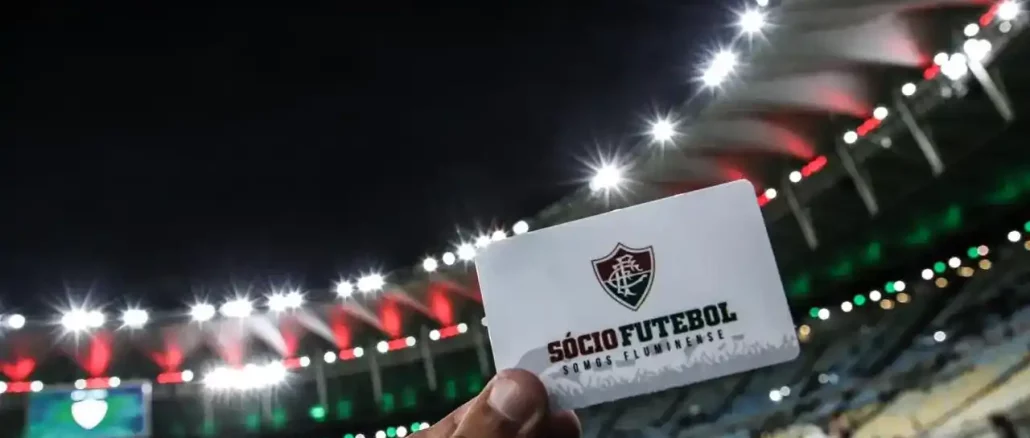 Confira o raio-X completo do Sócio Futebol do Fluminense: do auge em 2023 à queda em 2025. Veja números de sócios, receitas e a análise do cenário.