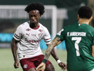 Santi Moreno irritou a torcida do Fluminense ao curti publicação de Jhon Arias