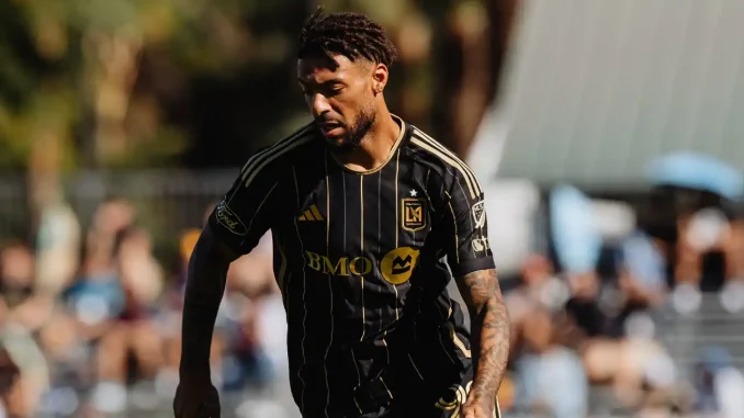 Denis Bouanga ainda pode reforçar o Fluminense