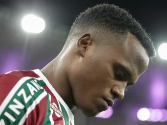 Pronunciamento de Jhon Arias só aumentou a raiva da torcida do Fluminense
